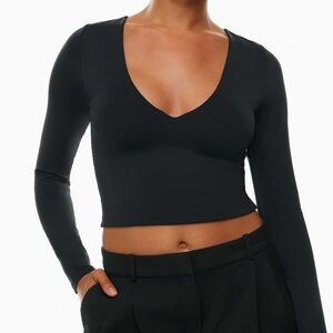 Babaton V-Neck Longsleeve in Black